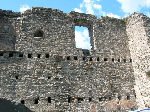 Burg Mesocco-Hohe Mauer